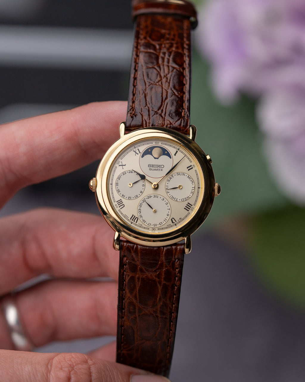 Seiko 7F38-6140 Day+Date, GMT, Moonphase