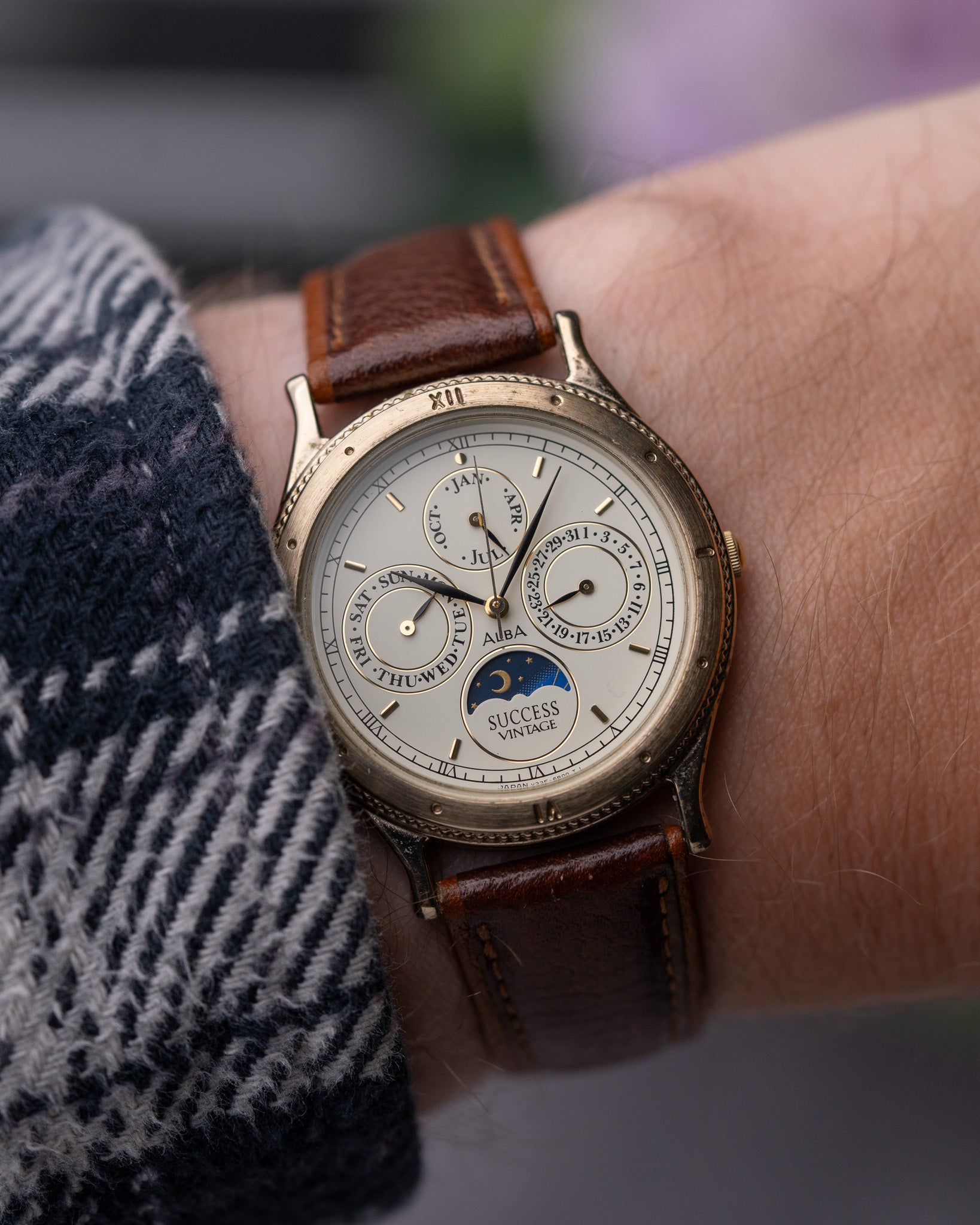 Seiko Alba Success V33F-6B50 Triple Calendar